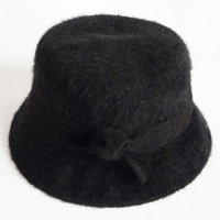 angora/wool hat with bow