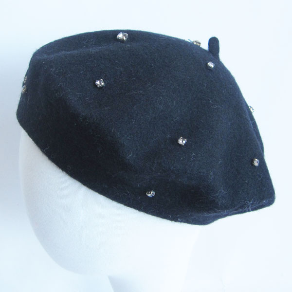 wool felt beret with stone