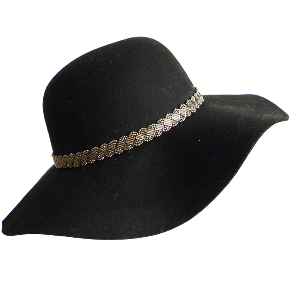 hat with beads band