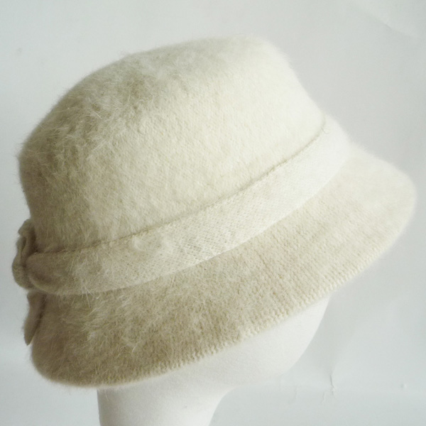 angora/wool hat with bow