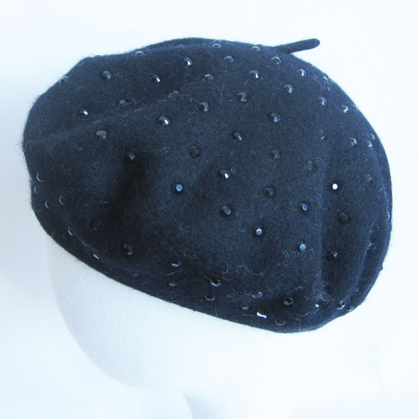 wool felt beret with stone