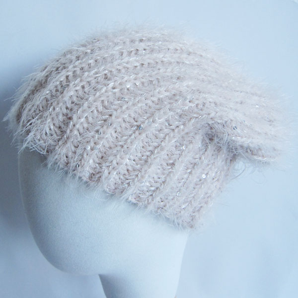 feather yarn hat