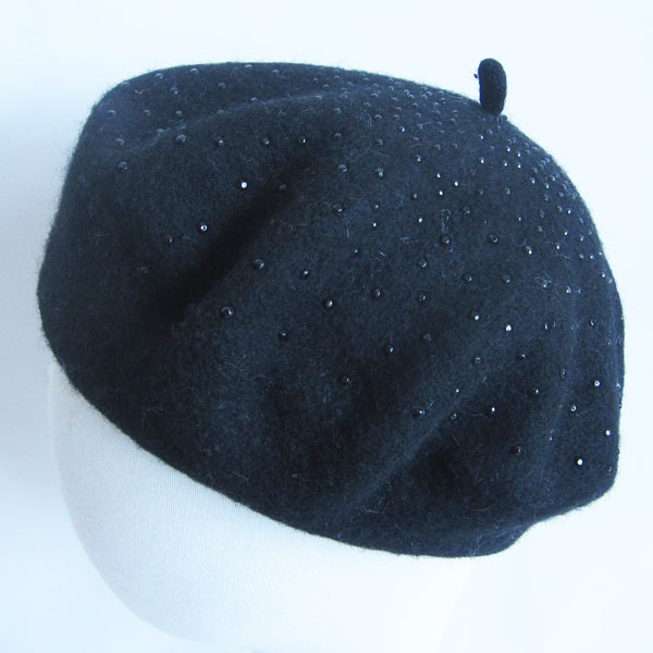 wool felt beret with stone
