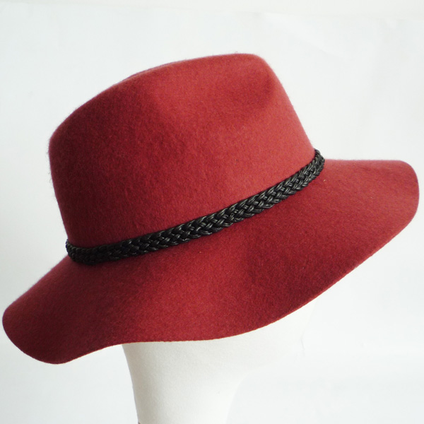 felt hat with PU braid band