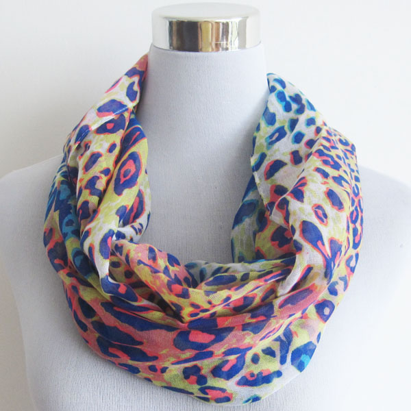 printed snood