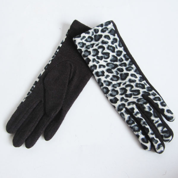 leopard gloves