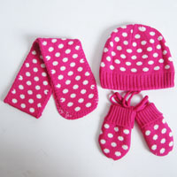 dots scarf,hat and mitten set
