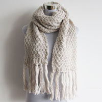 chunky acrylic scarf with fringe