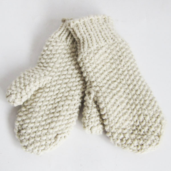 chunky arcylic mitten