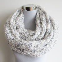 feather yarn snood