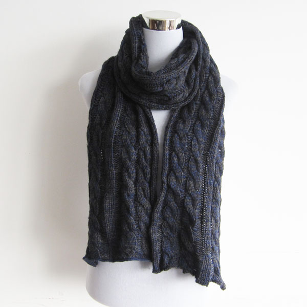 chunky acrylic cable scarf