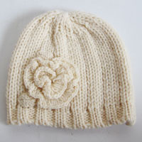 acrylic hat with knitted flower