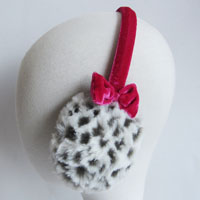 girl's earmuff