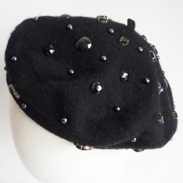 wool beret with stone