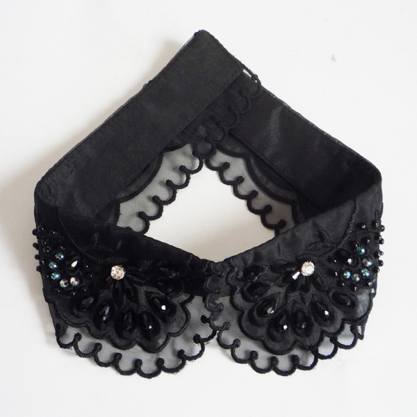 beads collar