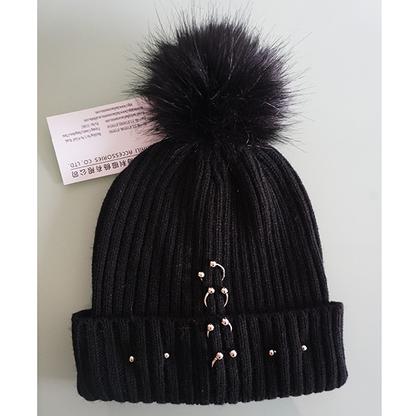 acrylic beanie with rings