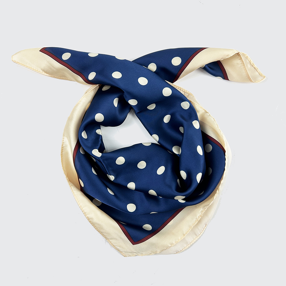 neckerchief with dots pattern