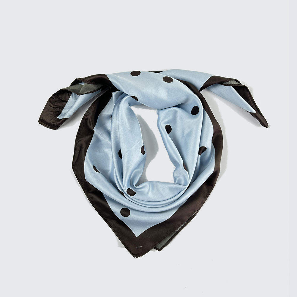 neckerchief with dots pattern
