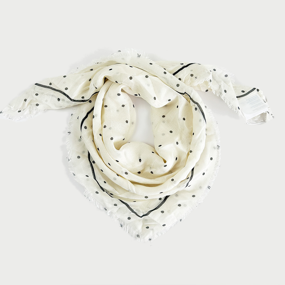 neckerchief with dots pattern